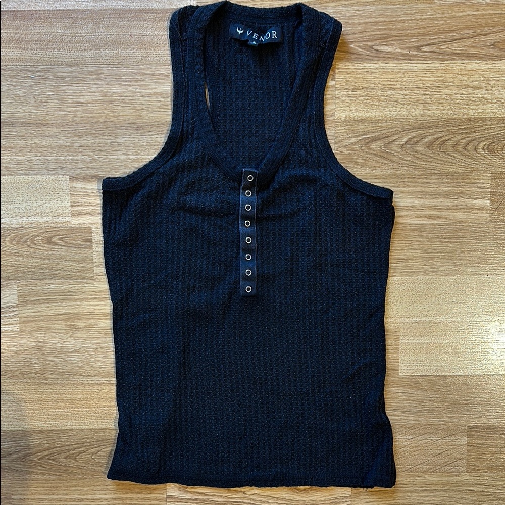 Venor Black Sleeveless Top